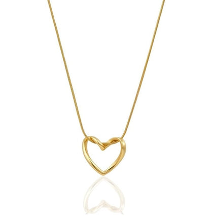Minimal Heart Pendant Necklace